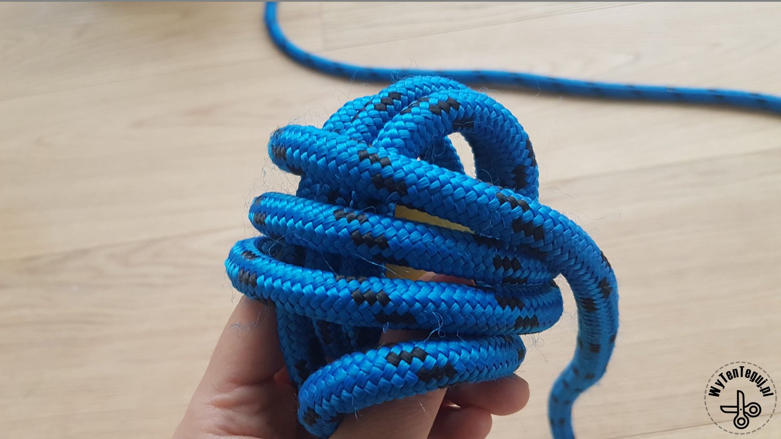 How do you make a monkey fist dog toy? WyTenTeguj