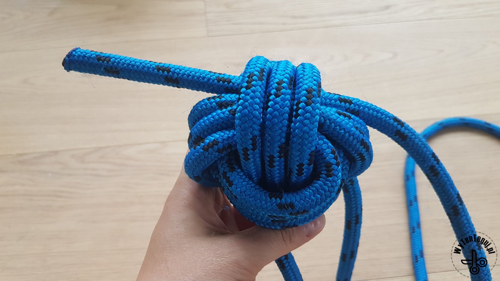 How do you make a monkey fist dog toy? WyTenTeguj