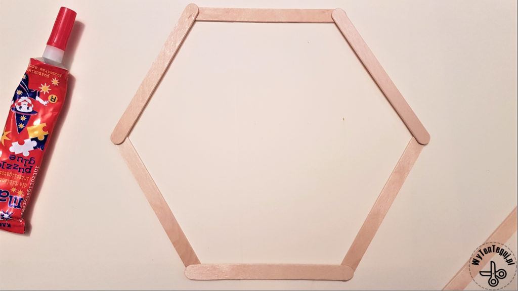 Making of hexagonal frame out of popsicle sticks