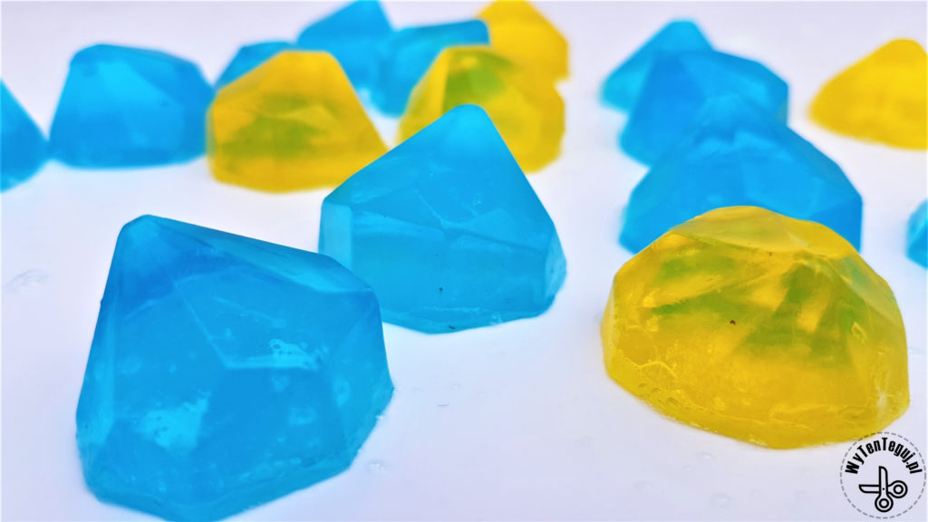 Crystal-shaped glycerin soaps