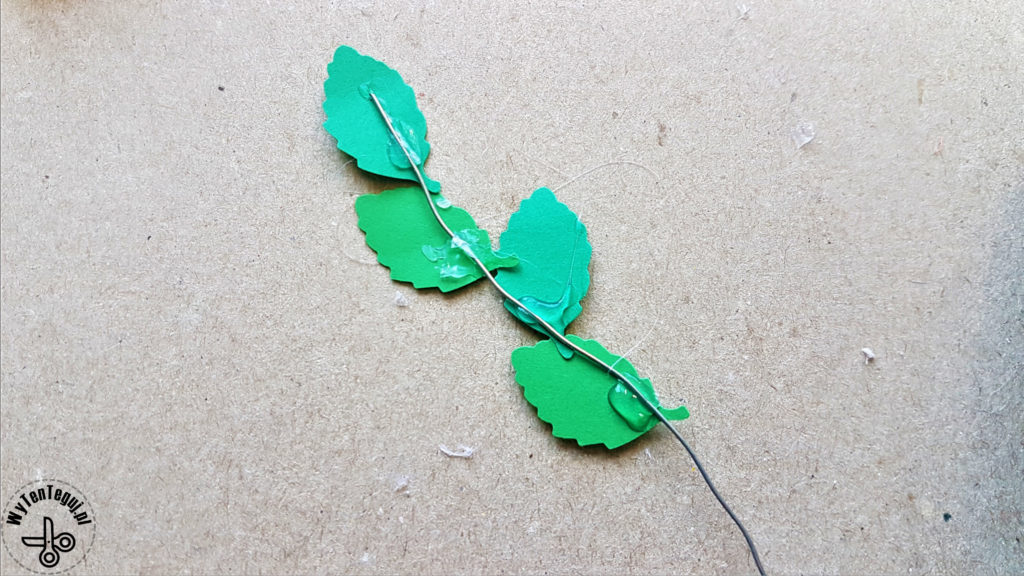 Preparation of twigs with paper leaves