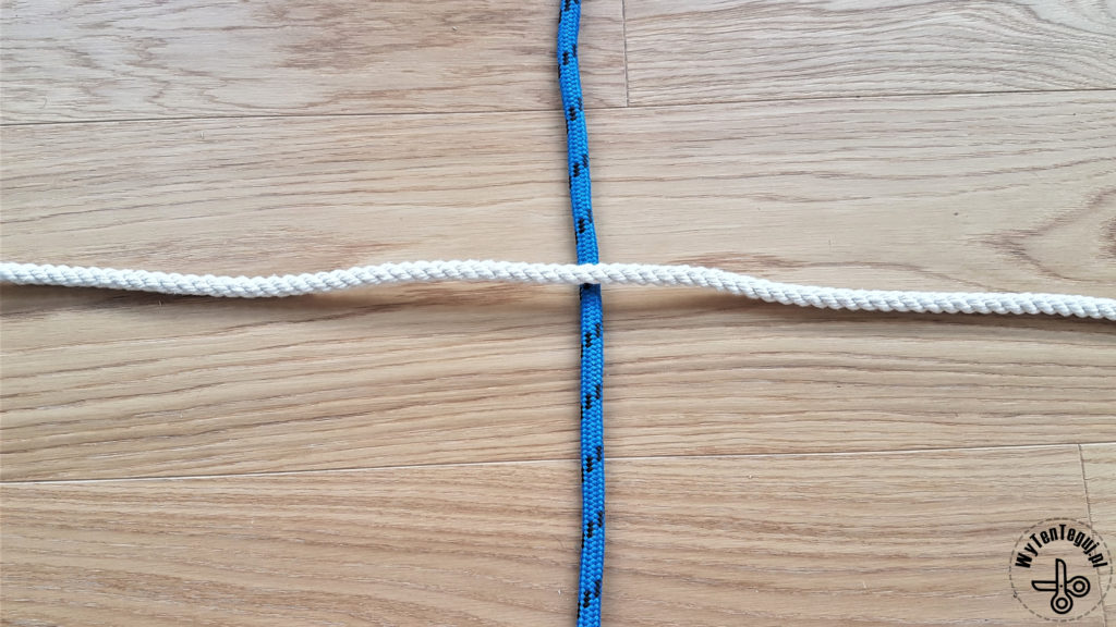 How to make a net knot - step 1