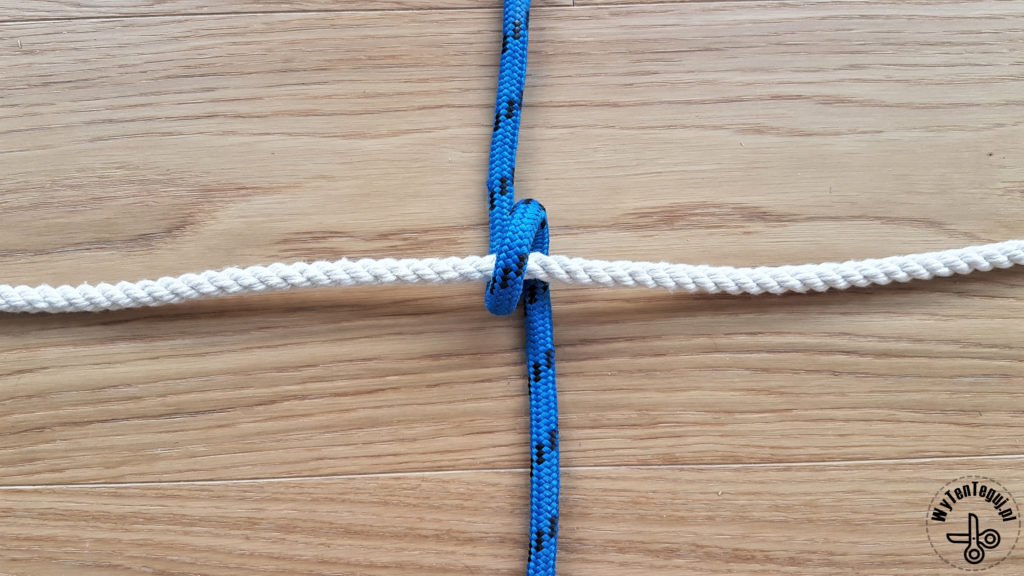 How to make a net knot - step 2