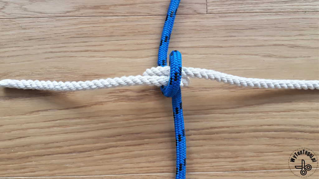 How to make a net knot - step 3