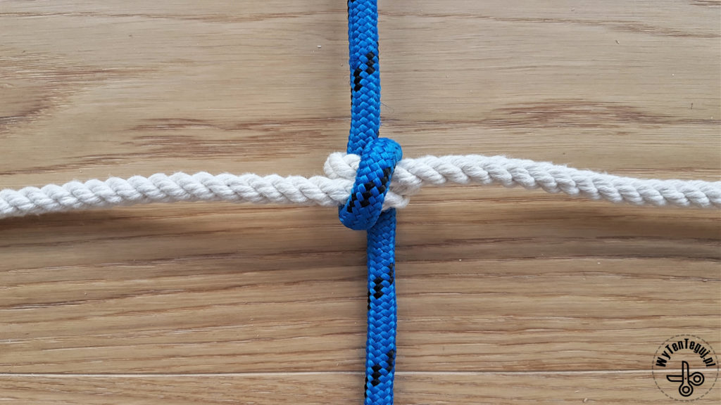 How to make a net knot - step 4