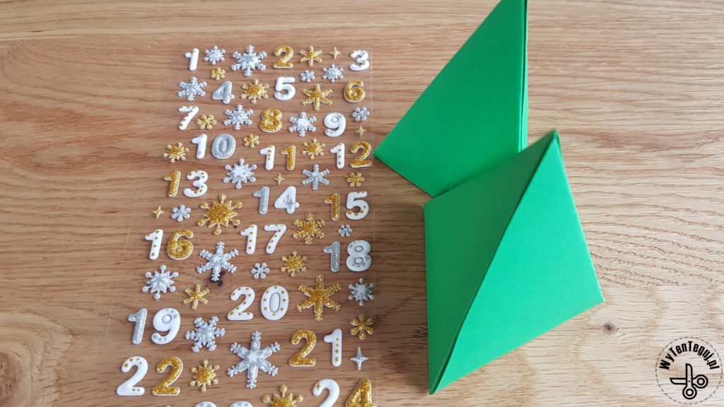 Making of paper Christmas tree advent calendar