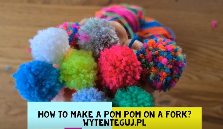 How to make pom pom on a fork?