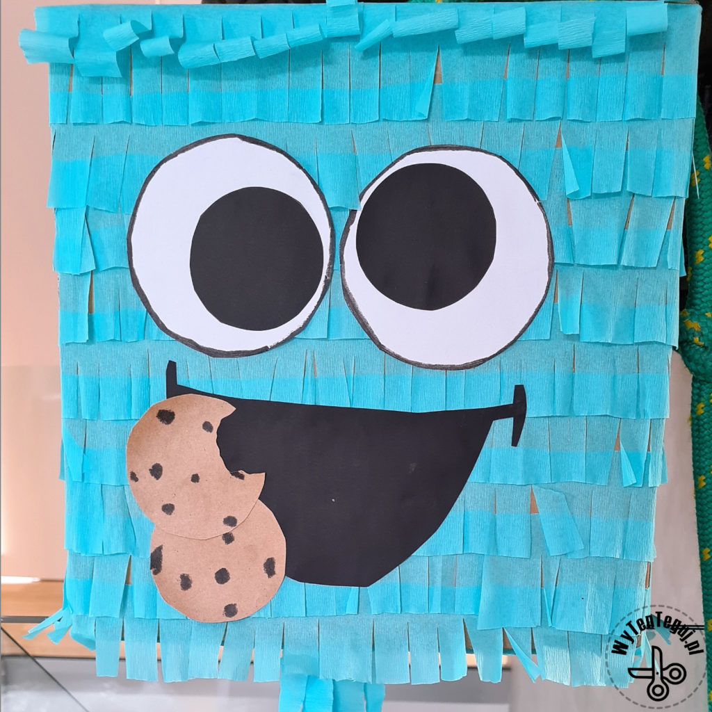 Cookie monster pinata