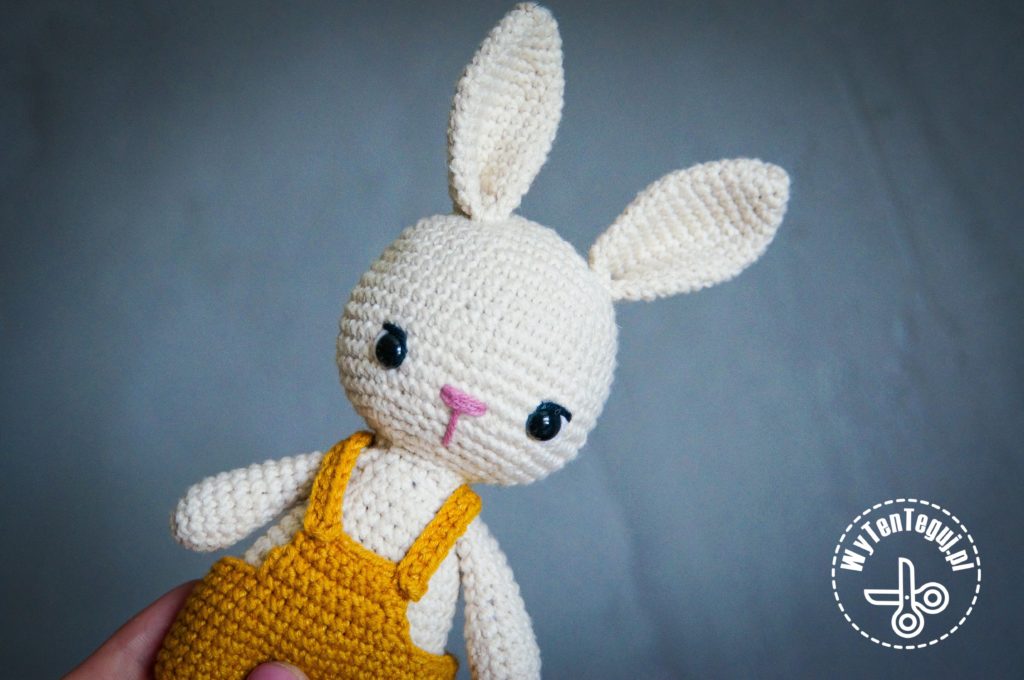 Crochet bunny - hello world