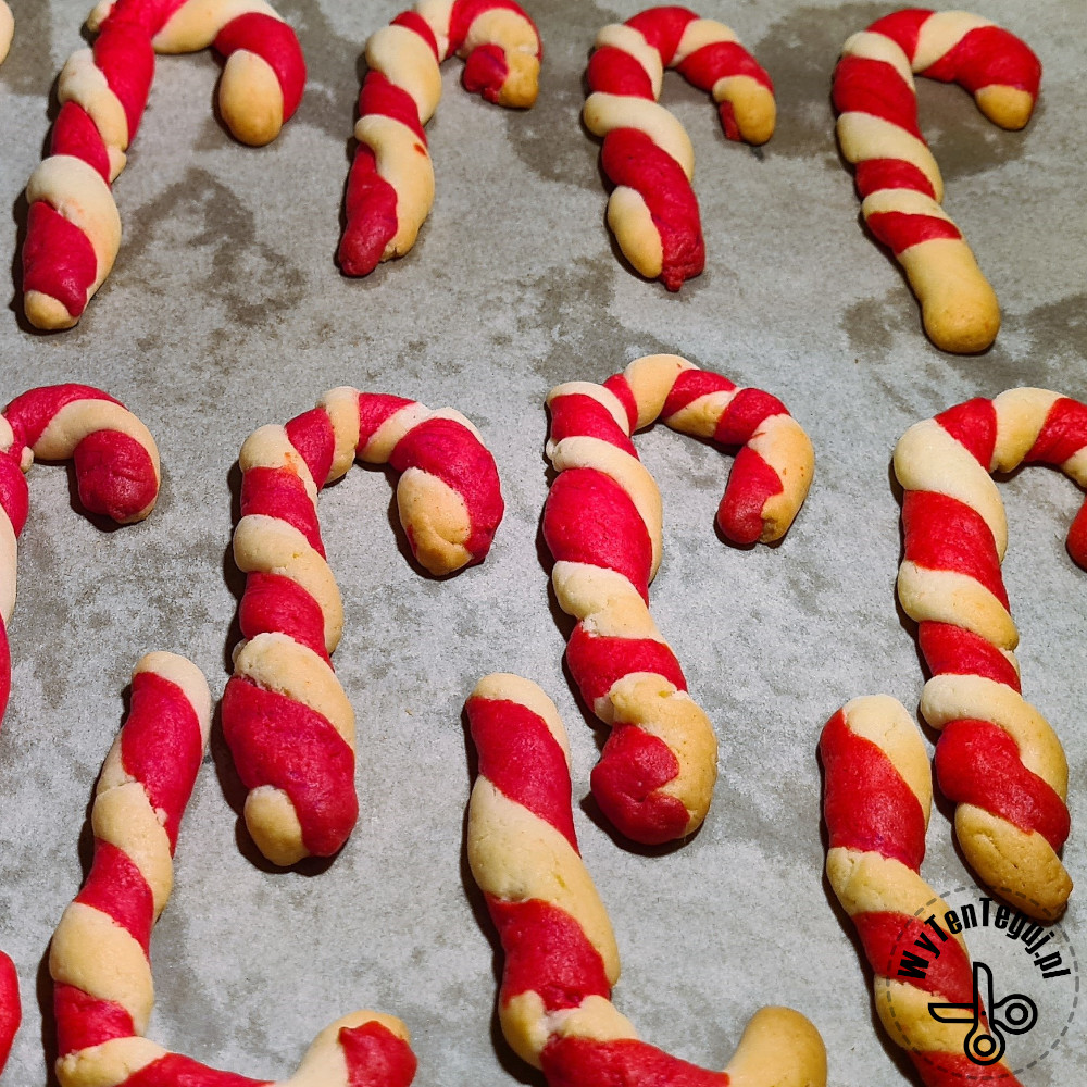 baked candy cane cookies
