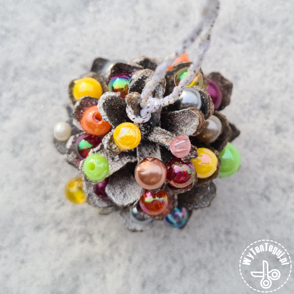 Pine cones with beads