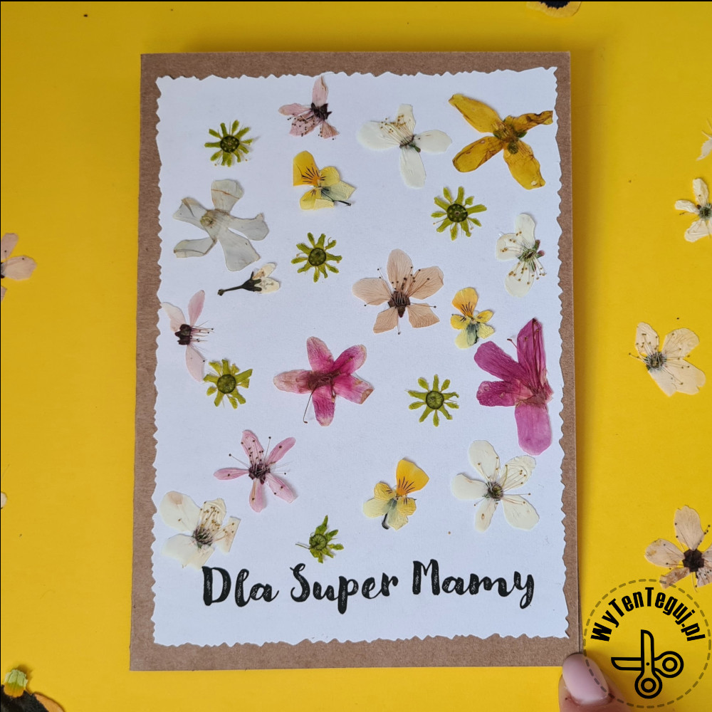 How to make card with pressed flowers