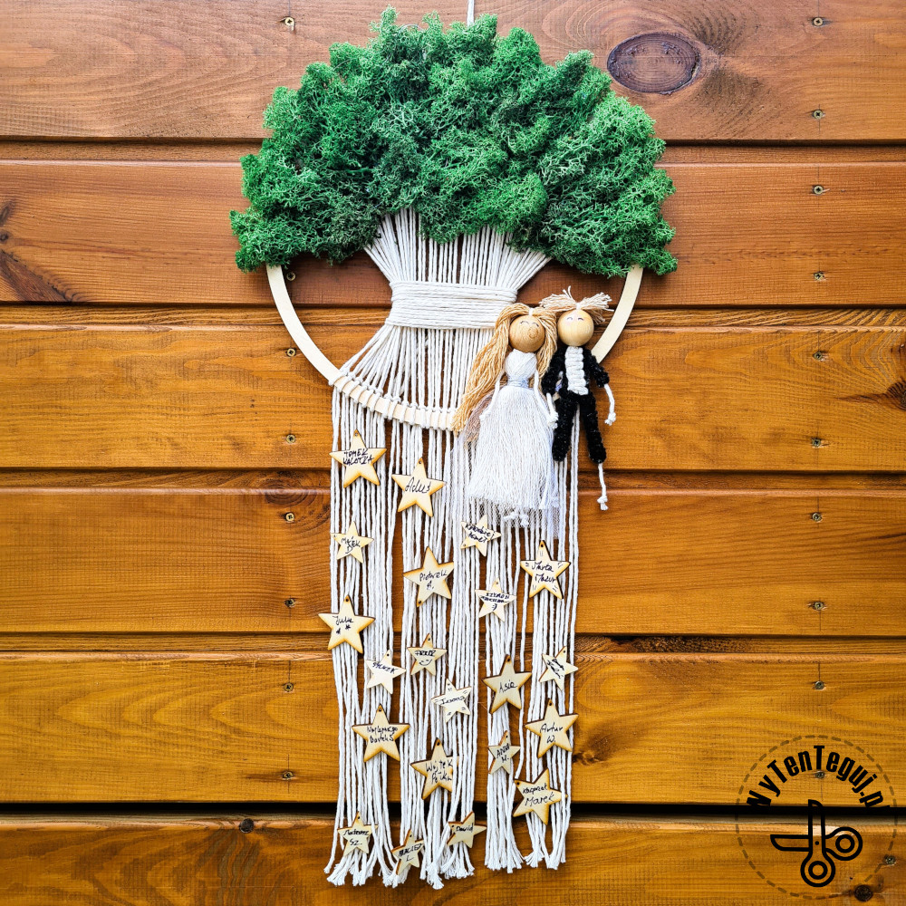 Macrame tree with moss and Bride and Groom