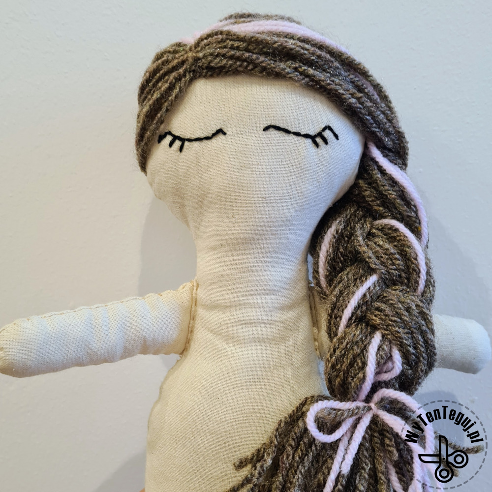 How to make yarn hair for a doll