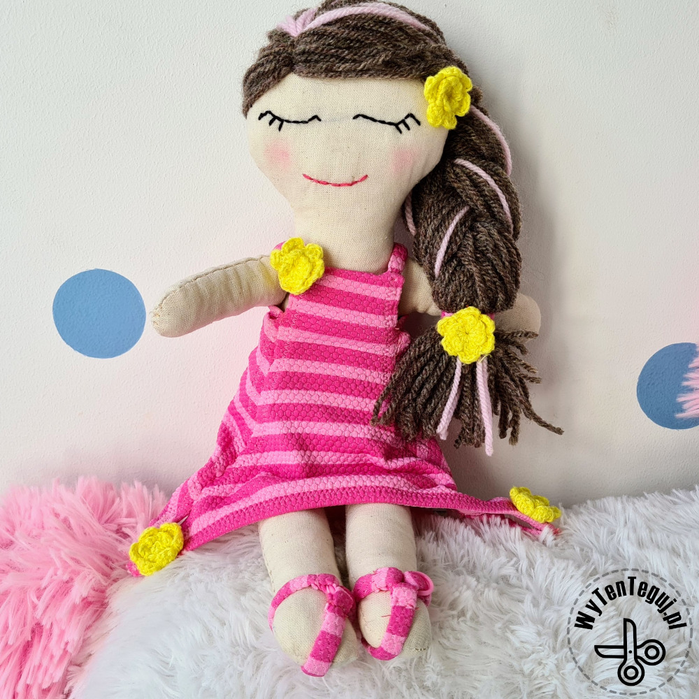 How to make a fabric doll