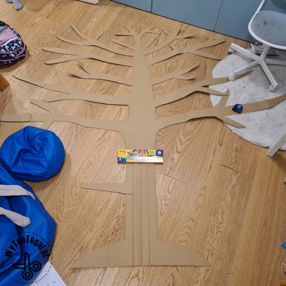 Making of big carton tree