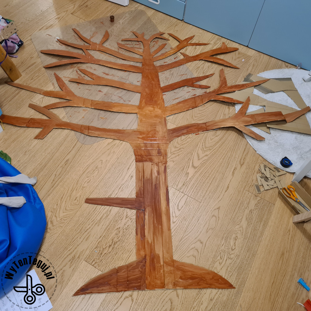 Making of big carton tree