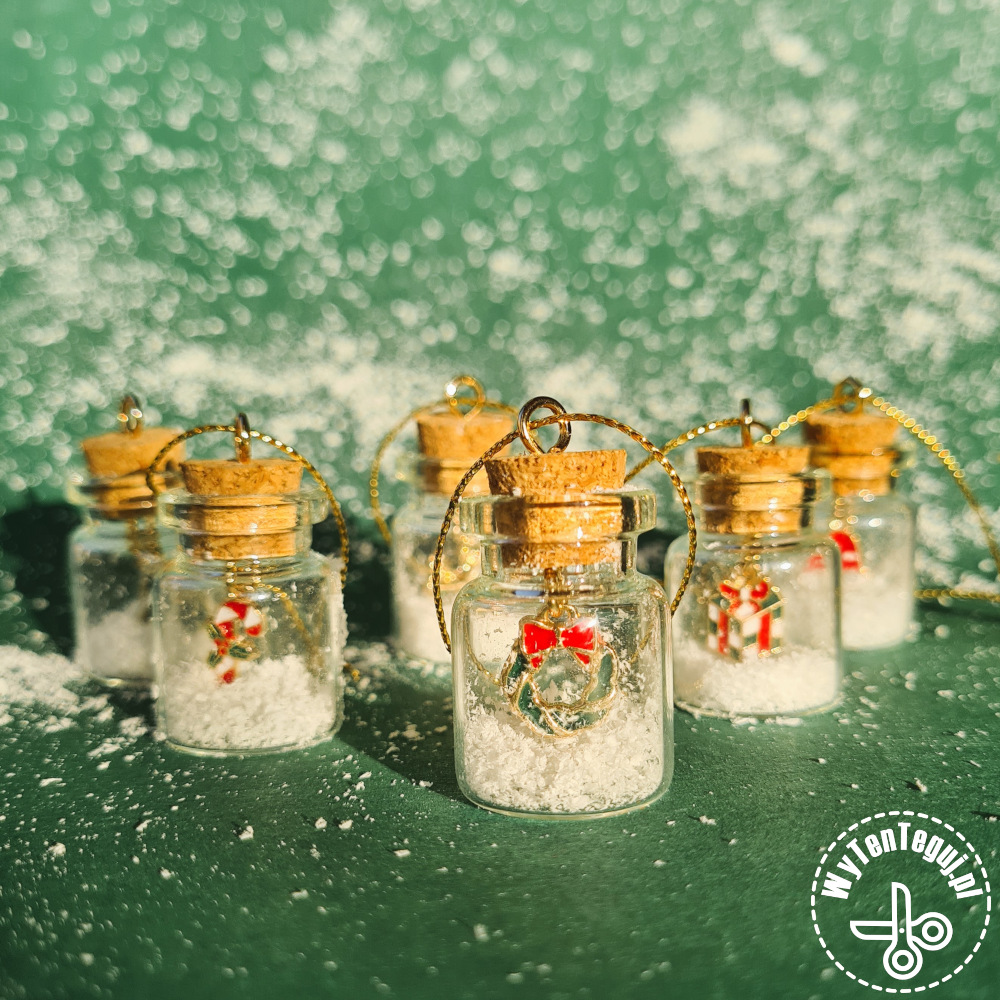 Tiny bottles with Christmas pendants