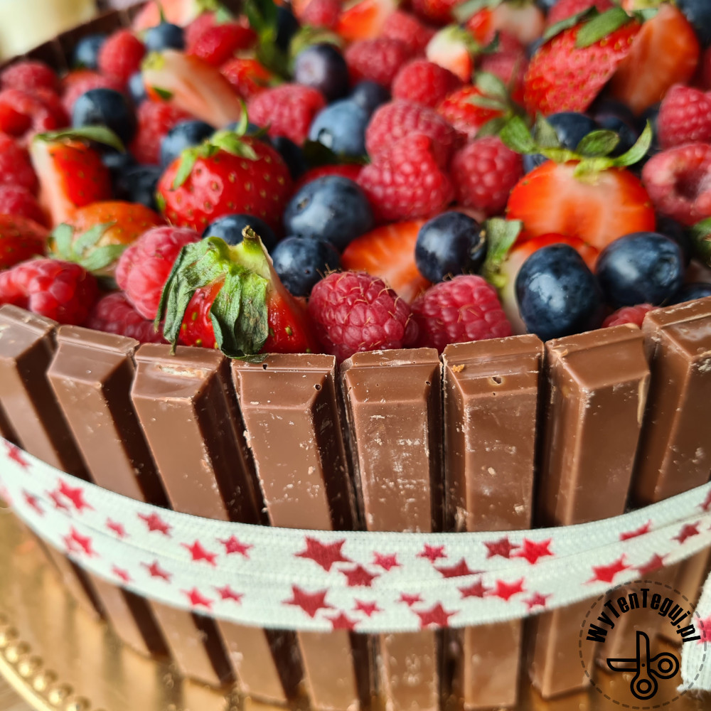 Kitkat birthday cake with berries