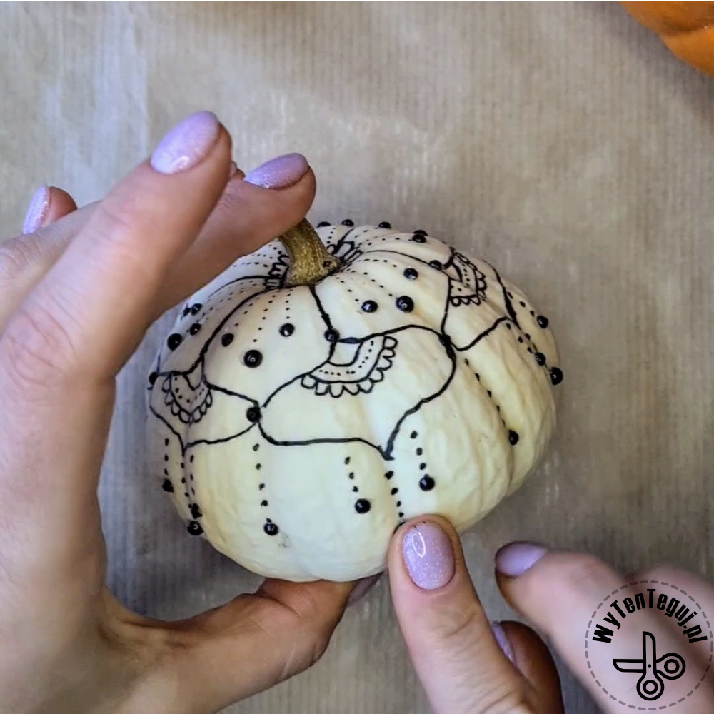 How to make pumpkin mandala