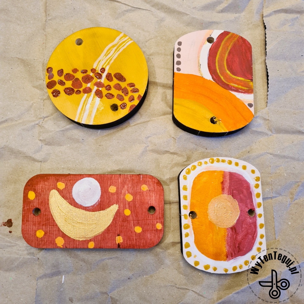 Painting wood slices