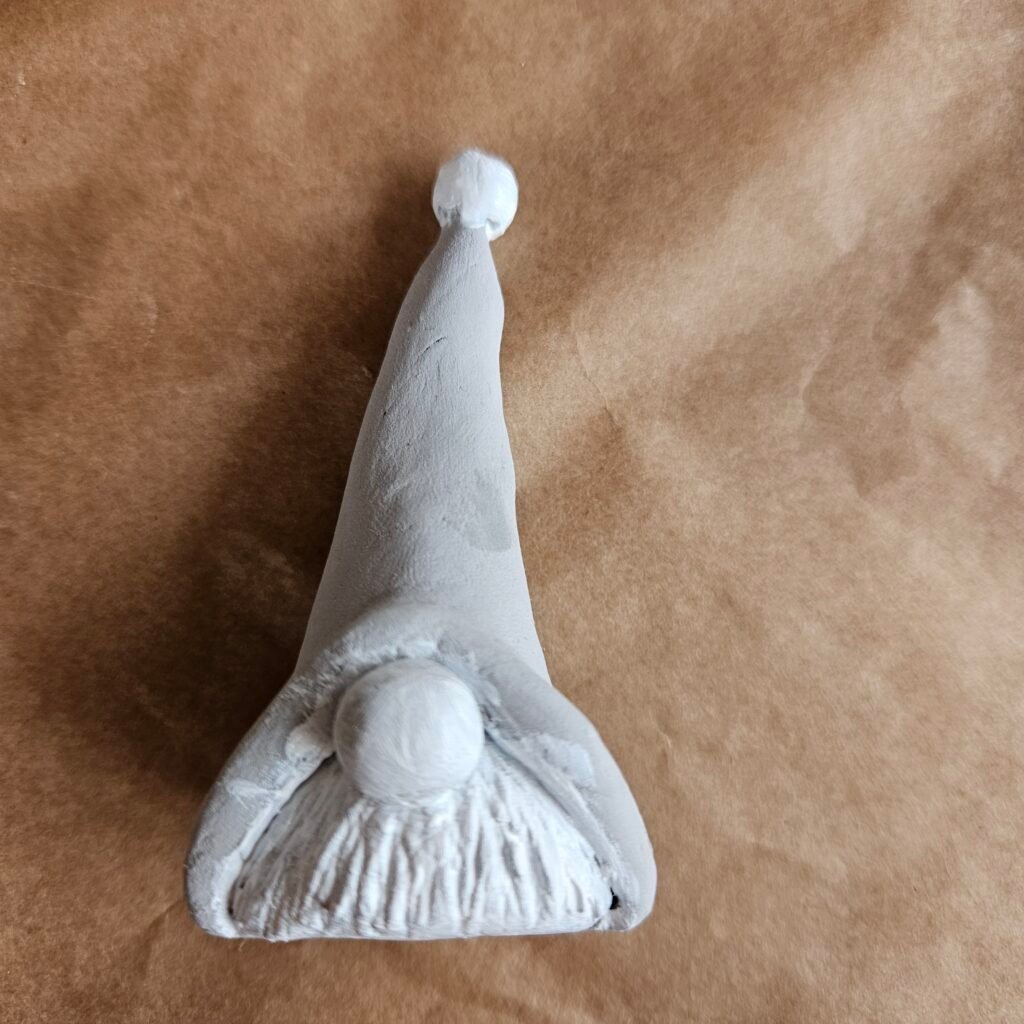 malowanie skrzatów z gliny