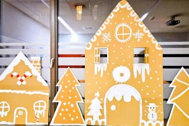 Gigantyczne piernikowe domki z kartonu